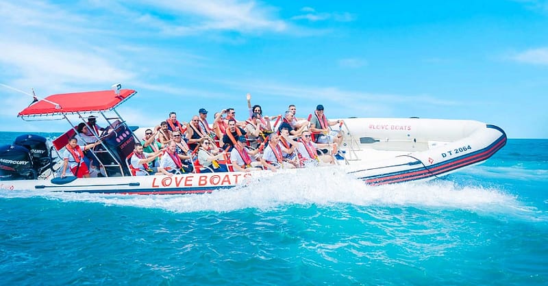 90-Min Sightseeing Speedboat Cruise With Photo Stops, Music, & More Dubai Shafqa.com Online Shopping, Best Prices in Dubai UAE 4