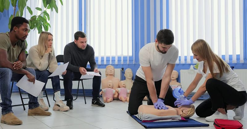 Comprehensive Cpr & First Aid Course Online National Deal Shafqa.com Online Shopping, Best Prices in Dubai UAE 2