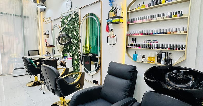 Expert Hair Wash, Hair Cut + Opt Blow-Dry, Hot Oil Or Facial Dubai Shafqa.com Online Shopping, Best Prices in Dubai UAE 3