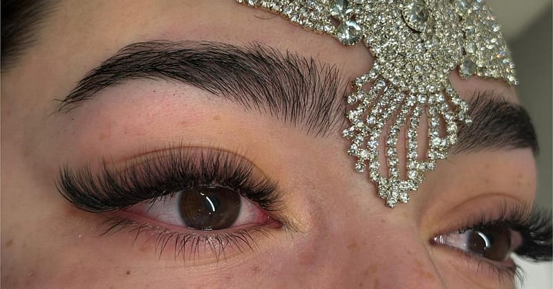 Get A Classic, 2d Or 3d Volume Lash Extension Or Eyelash/ Eyebrow Lift Dubai Shafqa.com Online Shopping, Best Prices in Dubai UAE 2