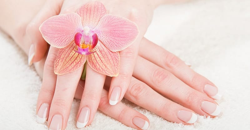 Get Classic Or Gelish Manicure, Pedicure Or Acrylic Nail Extensions! Dubai Shafqa.com Online Shopping, Best Prices in Dubai UAE 2