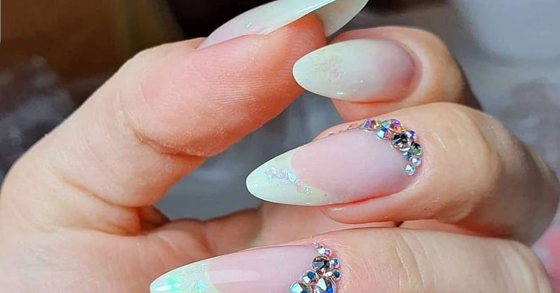 Get Glamorous With Stunning Nail Designs At Colours Bar Ladies Salon Dubai Shafqa.com Online Shopping, Best Prices in Dubai UAE 5
