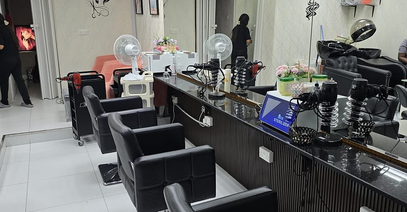 Hair Wash, Trim, Blow Dry With More Optional Services Dubai Shafqa.com Online Shopping, Best Prices in Dubai UAE 5