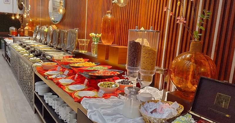 Luxurious Accommodations With Prime Location And Culinary Excellence Dubai Shafqa.com Online Shopping, Best Prices in Dubai UAE 3