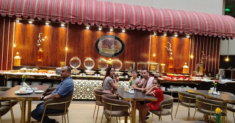 Luxurious Accommodations With Prime Location And Culinary Excellence Dubai Shafqa.com Online Shopping, Best Prices in Dubai UAE 4