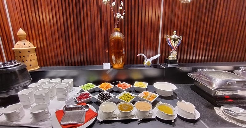 Luxurious Accommodations With Prime Location And Culinary Excellence Dubai Shafqa.com Online Shopping, Best Prices in Dubai UAE 10