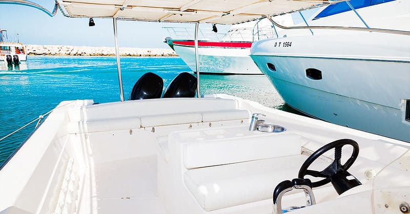 Luxury Yacht Or Fishing Tarrad Rental At Luxury Yachts Dubai Shafqa.com Online Shopping, Best Prices in Dubai UAE 4