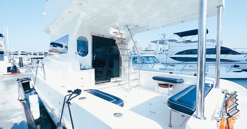 Luxury Yacht Rentals For 1-3 Hours Dubai Shafqa.com Online Shopping, Best Prices in Dubai UAE 11