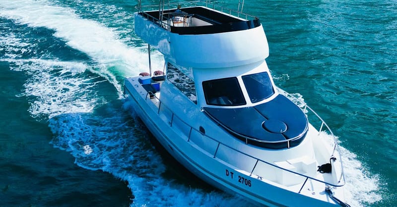Luxury Yacht Rentals For 1-3 Hours Dubai Shafqa.com Online Shopping, Best Prices in Dubai UAE 2