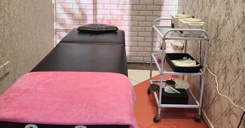 Pamper Yourself With One Session Of Classic Or Gel Mani-Pedi Dubai Shafqa.com Online Shopping, Best Prices in Dubai UAE 4