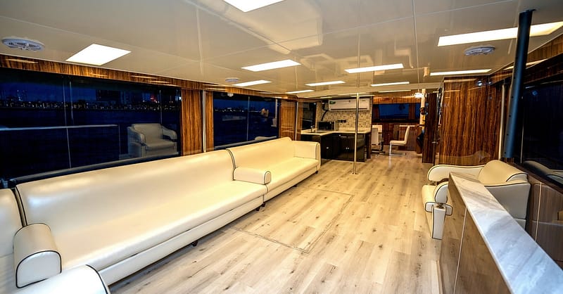 Set Sail On Luxury: One Or Two Hour Cruise For Every Occasion! Dubai Shafqa.com Online Shopping, Best Prices in Dubai UAE 4