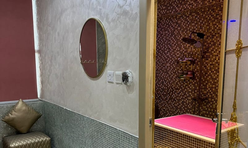 Choice Of Hair Wash And Blowdry At Bronzette Salon Dubai Shafqa.com Online Shopping, Best Prices in Dubai UAE 10